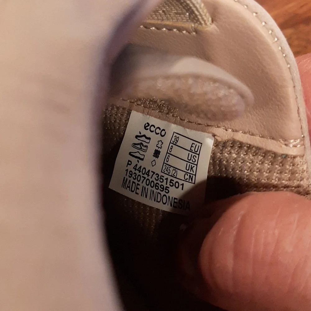 Ecco Soft 7 Womans Slip On Shoes 8-8.5